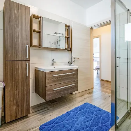 6 Bedroom Cozy In Ferienhaus