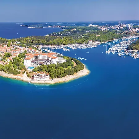 6 Bedroom Cozy In Ferienhaus *