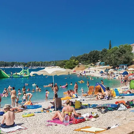 Amazing In With Outdoor Swimming Pool * Pula