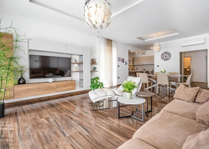 بيت للعطل 6 Bedroom Cozy In بولا