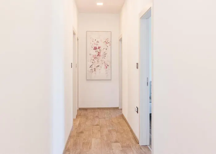6 Bedroom Cozy In