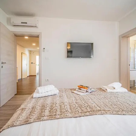 Front In Holiday home Pula