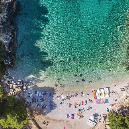 Nyaraló Amazing In With Outdoor Swimming Pool