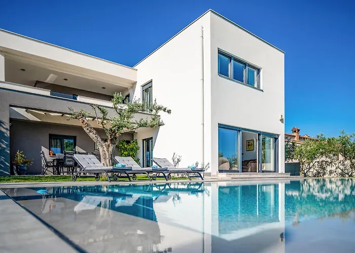 6 Bedroom Cozy In * Pula